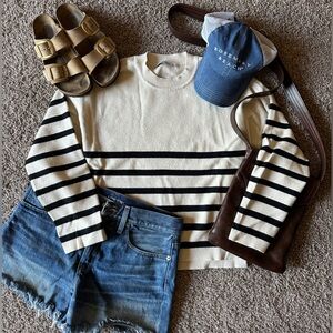 A&F sailor Striped Black and White super Sweater sz s crop